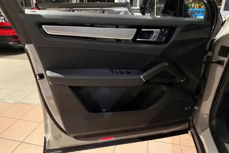 Porsche Cayenne din 2022 cu 51.321 km - oferta POR187534 - foto 17