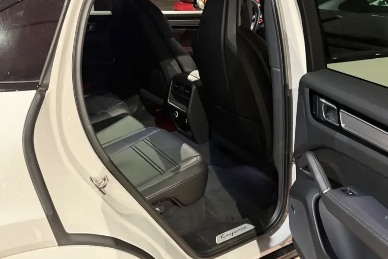 Porsche Cayenne din 2022 cu 51.321 km - oferta POR187534 - foto 22