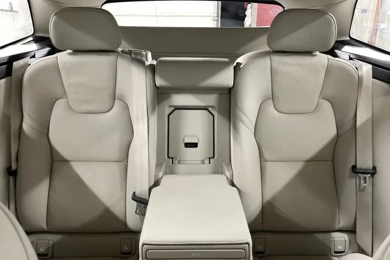 Volvo XC60 din 2022 cu 107.701 km - oferta VOL187537 - foto 11