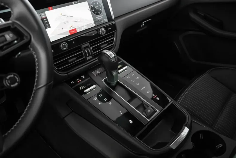 Porsche Macan din 2024 cu 32.500 km - oferta POR187542 - foto 21