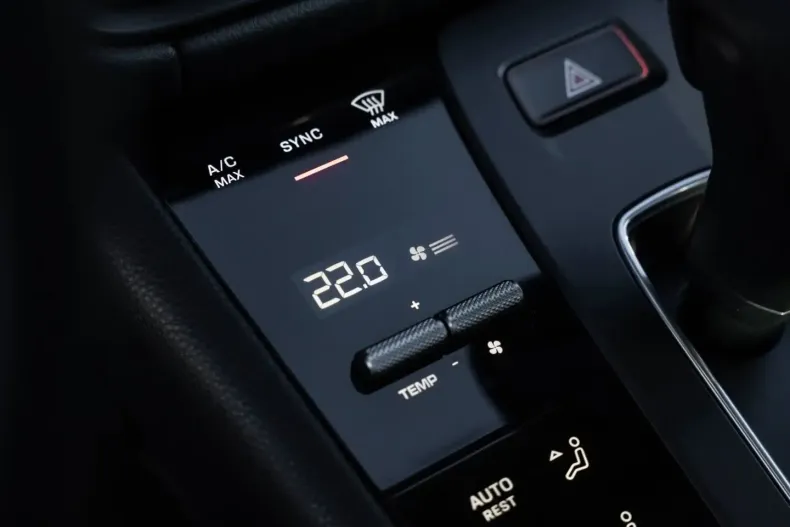 Porsche Macan din 2024 cu 32.500 km - oferta POR187542 - foto 32