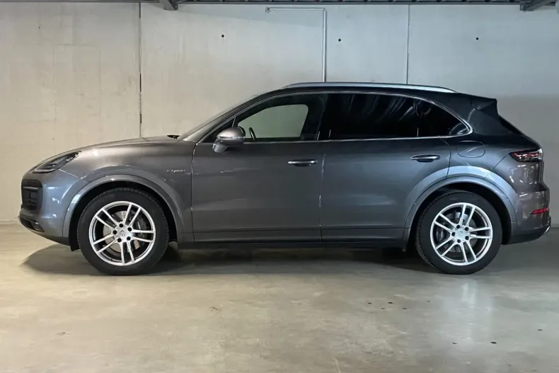 Porsche Cayenne din 2023 cu 55.900 km - oferta POR187545 - foto 2