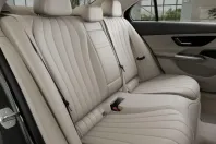 Mercedes-Benz E 400 (Clasa E) din 2024 cu 13.869 km - oferta MER187547 - foto 9