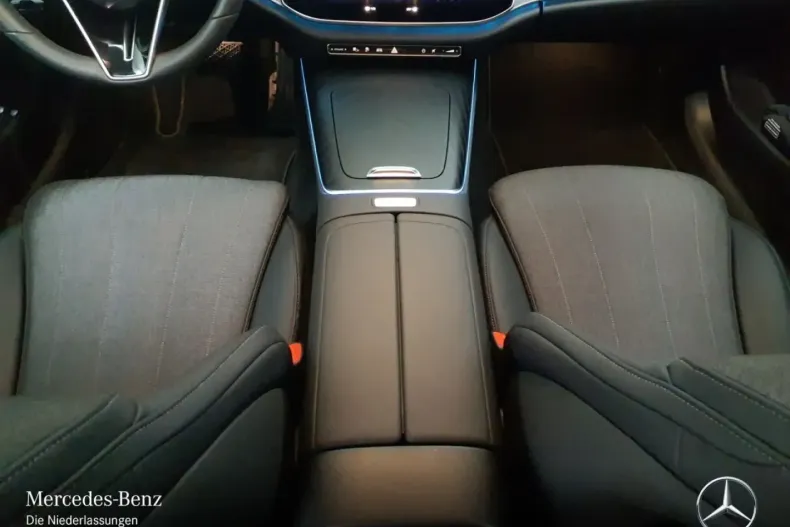 Mercedes-Benz E 300 (Clasa E) din 2024 cu 7.782 km - oferta MER187548 - foto 12