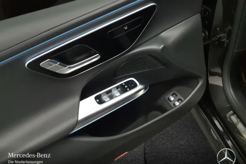 Mercedes-Benz E 300 (Clasa E) din 2024 cu 7.782 km - oferta MER187548 - foto 14