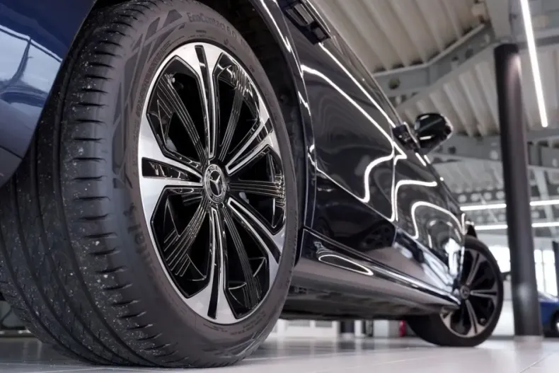 Mercedes-Benz E 300 (Clasa E) din 2024 cu 16.900 km - oferta MER187550 - foto 4