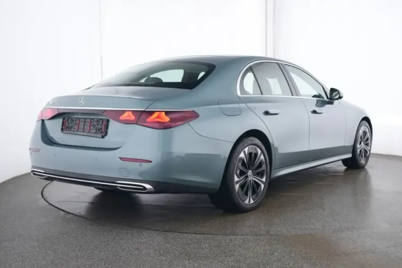 Mercedes-Benz E 300 (Clasa E) din 2024 cu 19.988 km - oferta MER187551 - foto 3