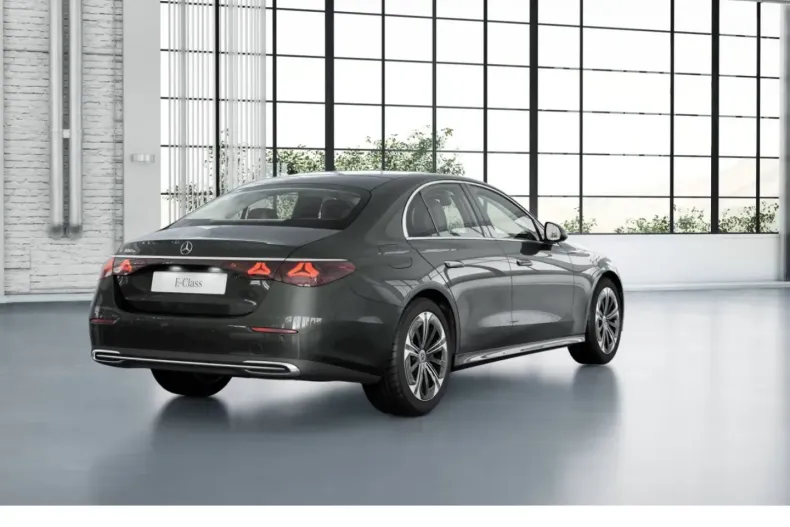 Mercedes-Benz E 300 (Clasa E) din 2024 cu 12.084 km - oferta MER187552 - foto 4