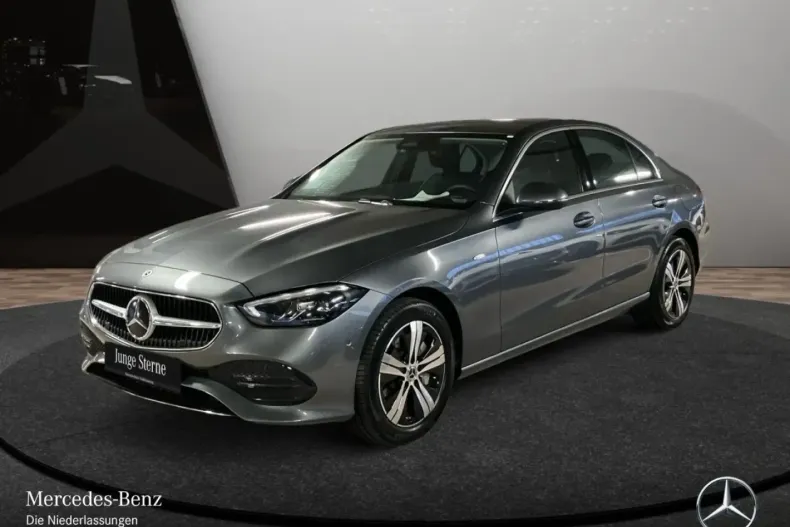 Mercedes-Benz C 300 (Clasa C) din 2025 cu 9.075 km - oferta MER187553 - foto 1