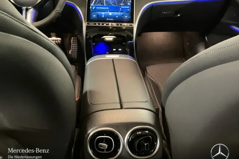 Mercedes-Benz C 300 (Clasa C) din 2025 cu 9.075 km - oferta MER187553 - foto 12