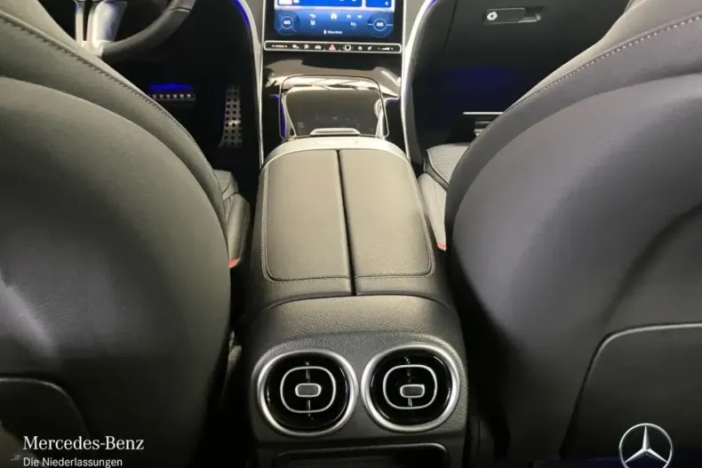 Mercedes-Benz C 300 (Clasa C) din 2025 cu 10.808 km - oferta MER187554 - foto 12