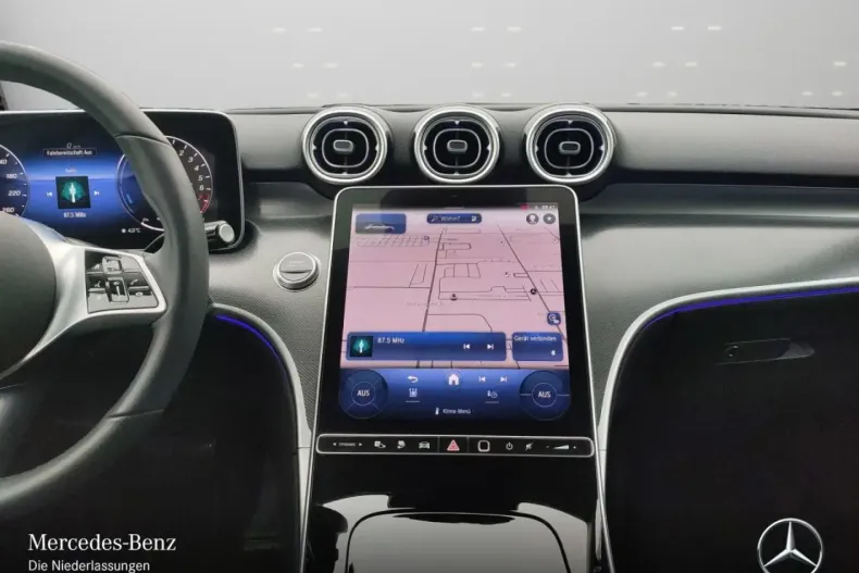 Mercedes-Benz C 300 (Clasa C) din 2024 cu 18.752 km - oferta MER187555 - foto 12