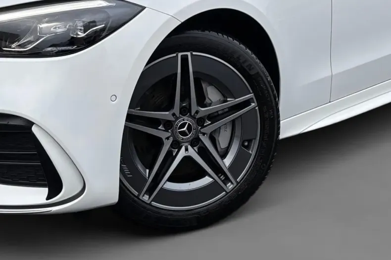 Mercedes-Benz C 300 (Clasa C) din 2025 cu 7.700 km - oferta MER187575 - foto 9