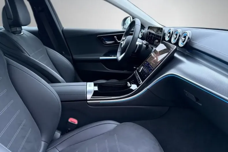 Mercedes-Benz C 300 (Clasa C) din 2025 cu 7.700 km - oferta MER187575 - foto 24