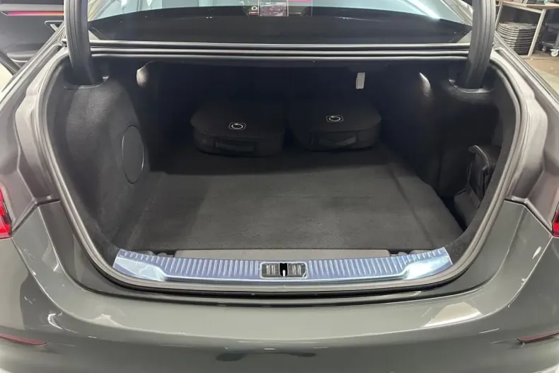 Mercedes-Benz S 63 AMG (Clasa S) din 2025 cu 12.011 km - oferta MER187586 - foto 13