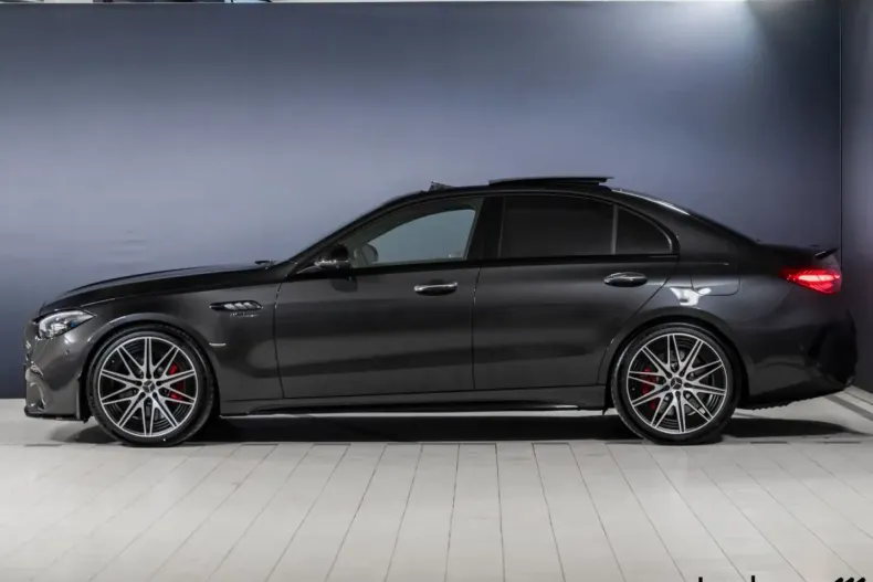 Mercedes-Benz C 63 AMG (Clasa C) din 2025 cu 1.066 km - oferta MER187590 - foto 3