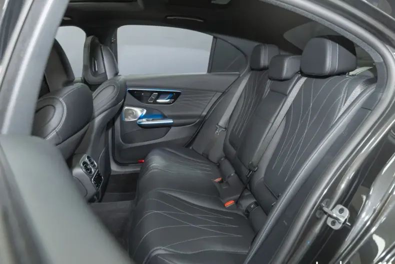 Mercedes-Benz C 63 AMG (Clasa C) din 2025 cu 1.066 km - oferta MER187590 - foto 16