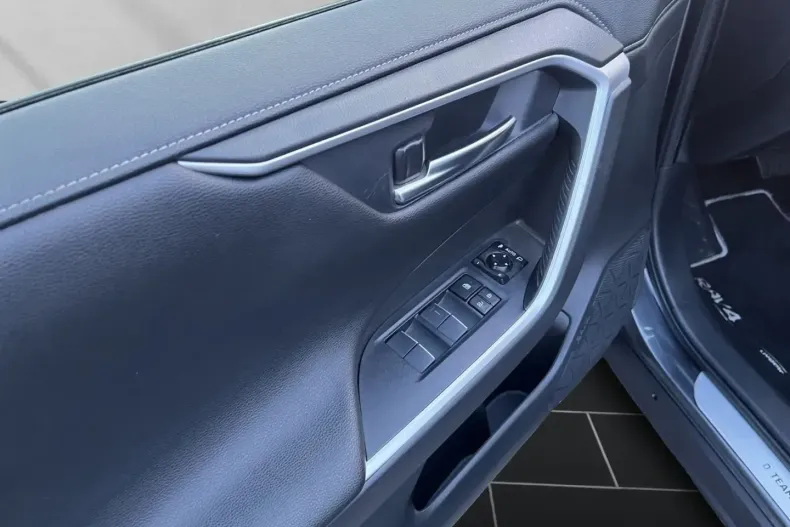 Toyota RAV4 din 2021 cu 67.210 km - oferta TOY187617 - foto 12