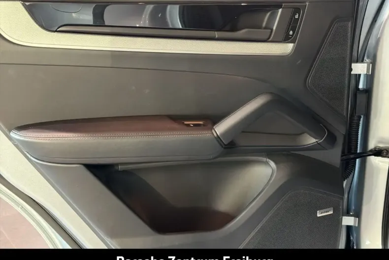 Porsche Cayenne din 2024 cu 24.200 km - oferta POR187621 - foto 12