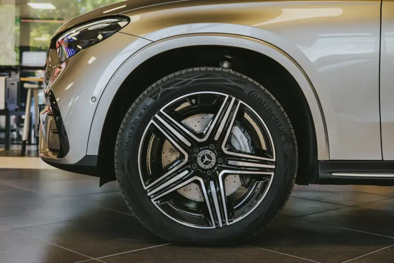 Mercedes-Benz GLC 300 (Clasa GLC) din 2023 cu 55.500 km - oferta MER187636 - foto 5