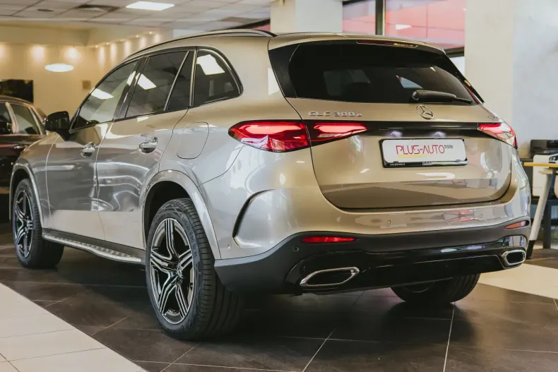 Mercedes-Benz GLC 300 (Clasa GLC) din 2023 cu 55.500 km - oferta MER187636 - foto 6