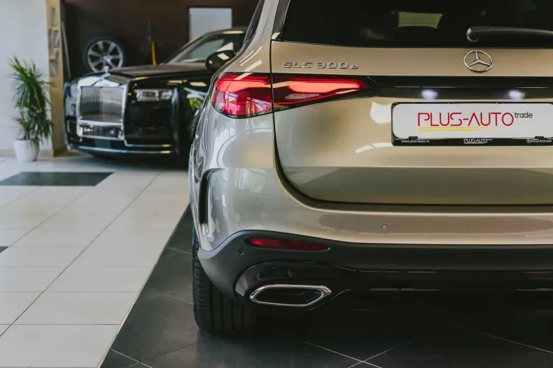 Mercedes-Benz GLC 300 (Clasa GLC) din 2023 cu 55.500 km - oferta MER187636 - foto 9