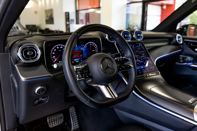 Mercedes-Benz GLC 300 (Clasa GLC) din 2023 cu 55.500 km - oferta MER187636 - foto 11