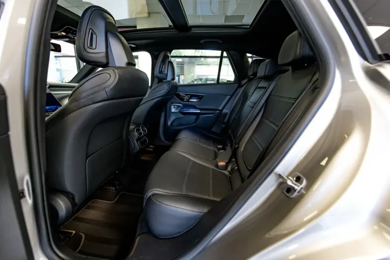 Mercedes-Benz GLC 300 (Clasa GLC) din 2023 cu 55.500 km - oferta MER187636 - foto 18