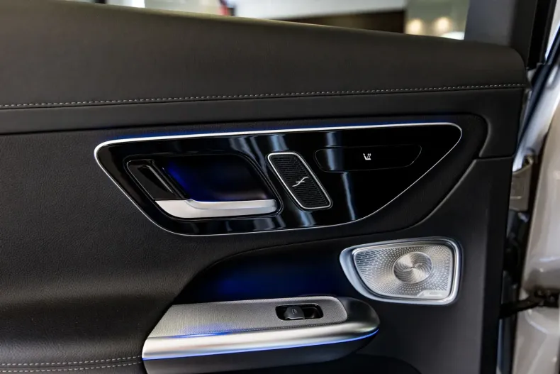 Mercedes-Benz GLC 300 (Clasa GLC) din 2023 cu 55.500 km - oferta MER187636 - foto 19