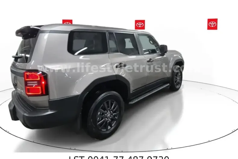 Toyota Land Cruiser din 2024 cu 24.820 km - oferta TOY187640 - foto 8