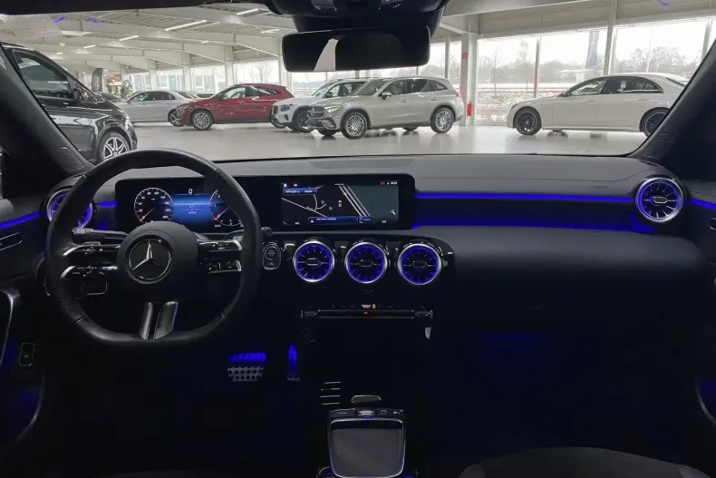 Mercedes-Benz CLA 220 (Clasa CLA) din 2025 cu 10.294 km - oferta MER187644 - foto 9