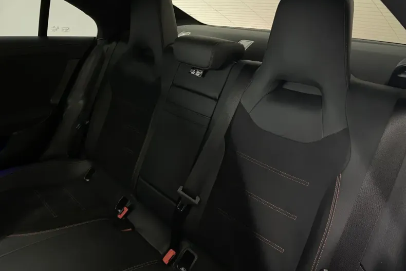 Mercedes-Benz CLA 220 (Clasa CLA) din 2025 cu 10.294 km - oferta MER187644 - foto 12