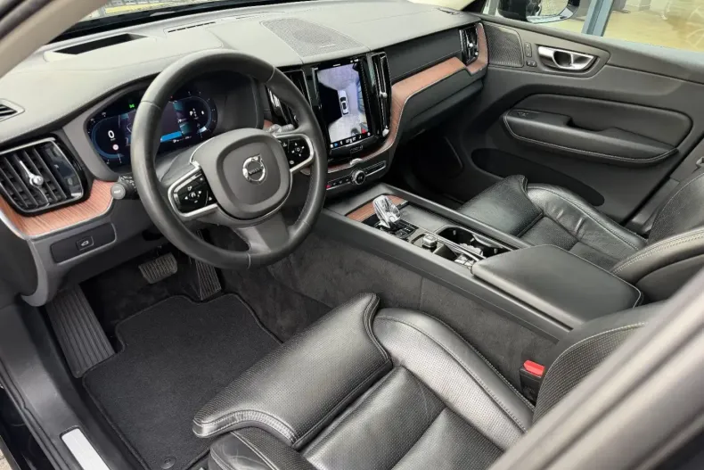 Volvo XC60 din 2023 cu 78.800 km - oferta VOL187657 - foto 9