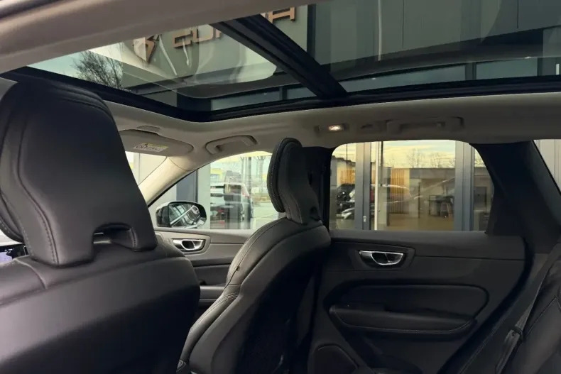 Volvo XC60 din 2023 cu 78.800 km - oferta VOL187657 - foto 11