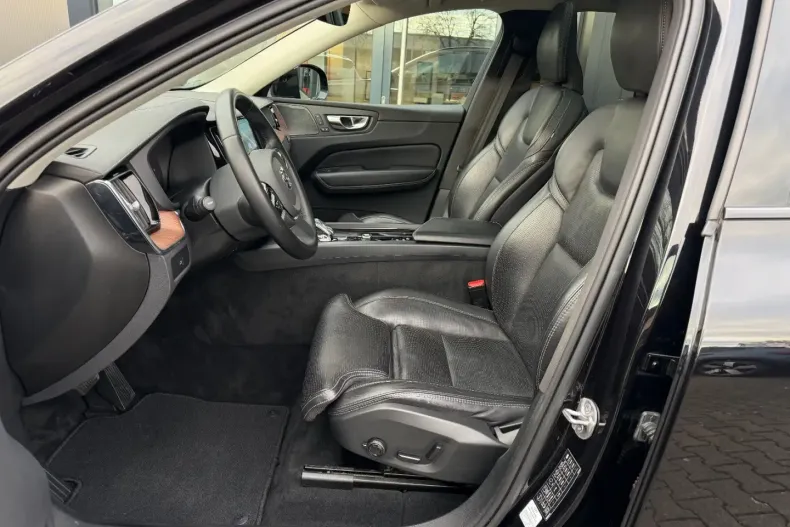 Volvo XC60 din 2023 cu 78.800 km - oferta VOL187657 - foto 16