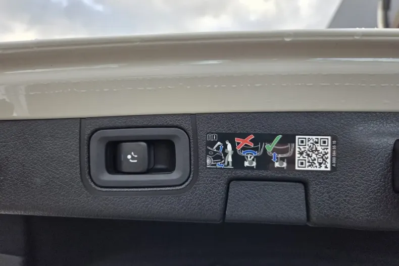 Mercedes-Benz A 250 (Clasa A) din 2024 cu 19.000 km - oferta MER187665 - foto 12