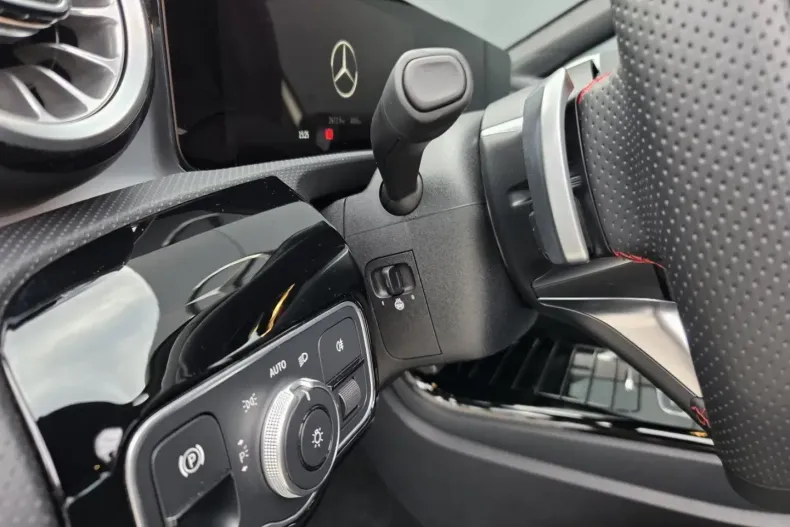 Mercedes-Benz A 250 (Clasa A) din 2024 cu 19.000 km - oferta MER187665 - foto 20