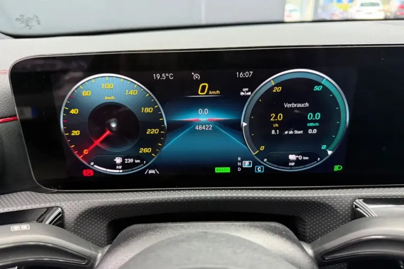 Mercedes-Benz CLA 250 (Clasa CLA) din 2022 cu 48.450 km - oferta MER187667 - foto 16