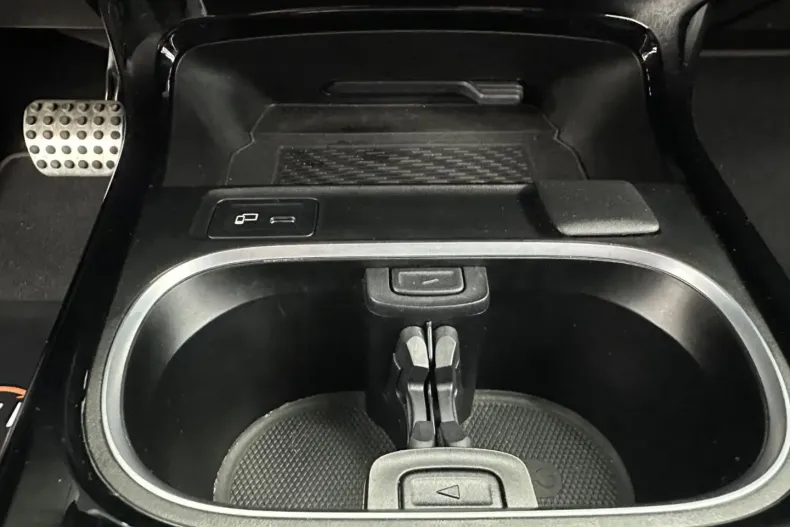 Mercedes-Benz CLA 250 (Clasa CLA) din 2022 cu 48.450 km - oferta MER187667 - foto 33