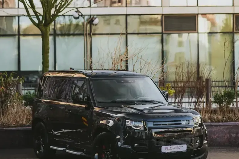 Land Rover Defender din 2023 cu 37.200 km - oferta LAN187671 - foto 3