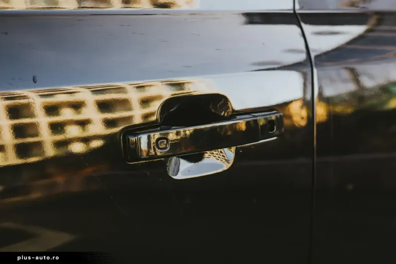 Land Rover Defender din 2023 cu 37.200 km - oferta LAN187671 - foto 13