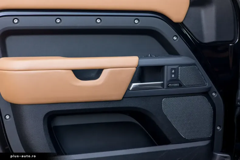 Land Rover Defender din 2023 cu 37.200 km - oferta LAN187671 - foto 26