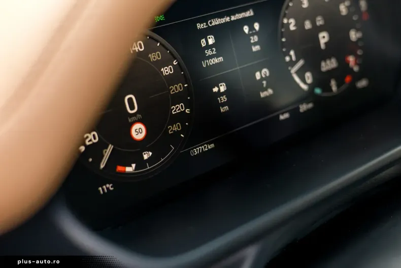 Land Rover Defender din 2023 cu 37.200 km - oferta LAN187671 - foto 32