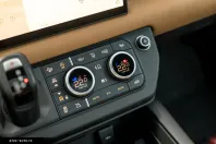 Land Rover Defender din 2023 cu 37.200 km - oferta LAN187671 - foto 34