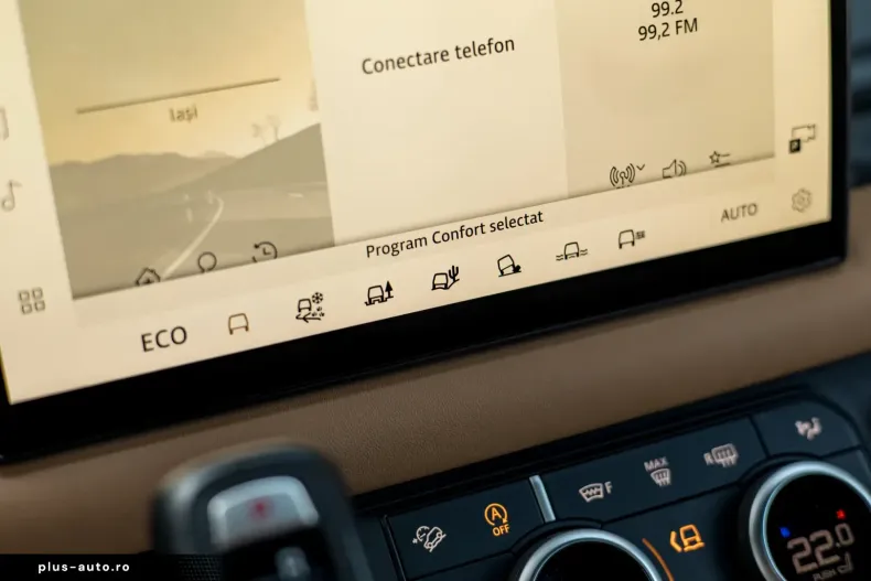 Land Rover Defender din 2023 cu 37.200 km - oferta LAN187671 - foto 38