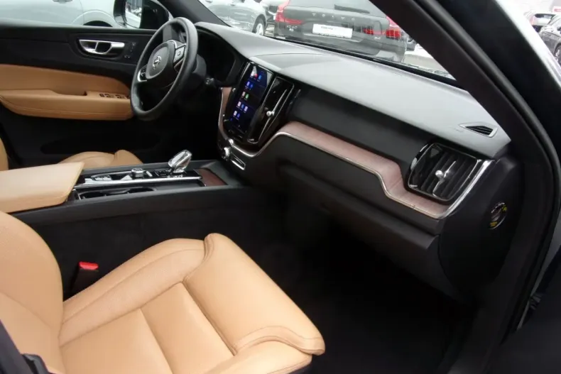 Volvo XC60 din 2023 cu 87.900 km - oferta VOL187674 - foto 8