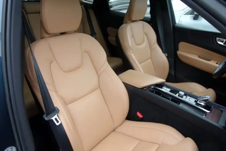 Volvo XC60 din 2023 cu 87.900 km - oferta VOL187674 - foto 11