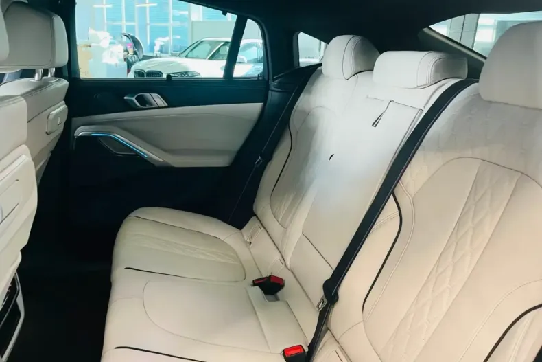 BMW X6 (Seria X) din 2024 cu 27.811 km - oferta BMW187683 - foto 4