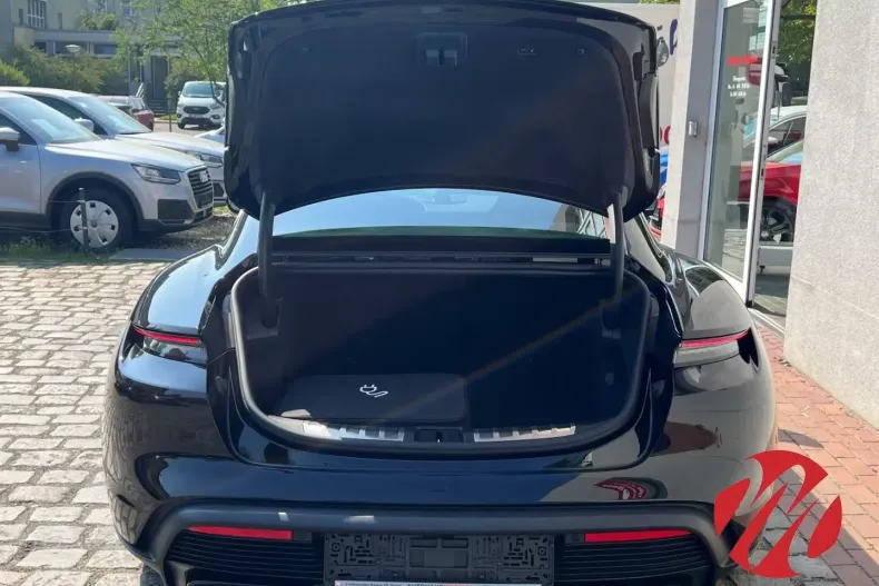 Porsche Taycan din 2024 cu 8.000 km - oferta POR187686 - foto 12