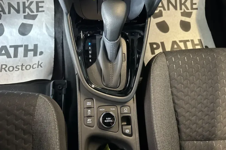 Toyota Yaris Cross din 2024 cu 2.140 km - oferta TOY187695 - foto 18